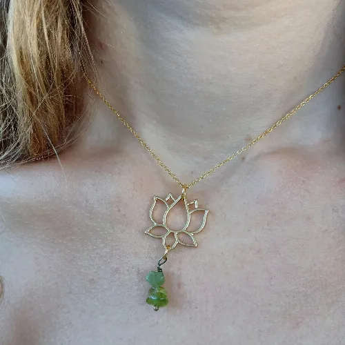 Ras de cou Lotus dor&eacute;