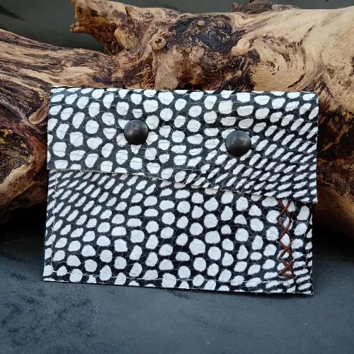 Portefeuille Imprim&eacute; noir et blanc/bleu/camel