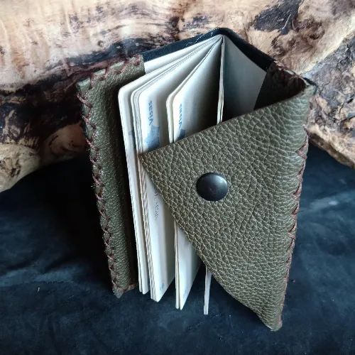 Prot&egrave;ge passeport Noir/kaki