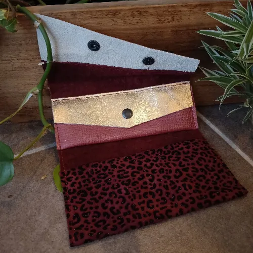 Blague &agrave; tabac L&eacute;opard bordeaux/dor&eacute;