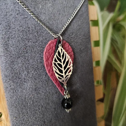 Collier Feuille Onyx