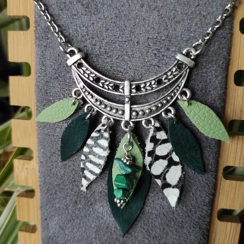 Collier Boh&egrave;me Vert/Amande/Ecaille