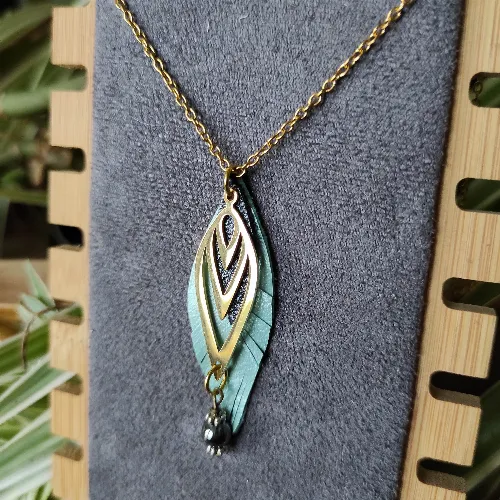 Collier Ornement Dor&eacute; et H&eacute;matite